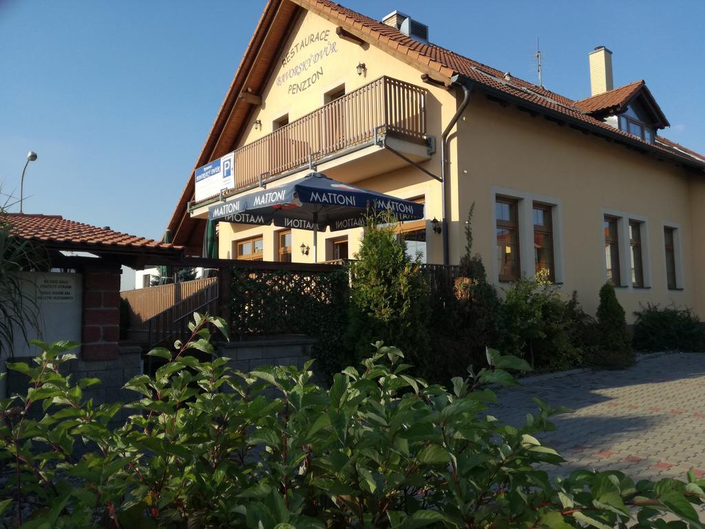 Restaurace - Penzion Bavorsky Dvur Hotel Sezemice